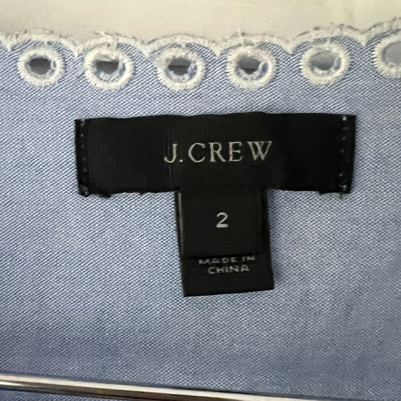 JCrew Scalloped Chambray Eyelet Sleeveless top, blue, sleeveless top, size 2 - Picture 2 of 6